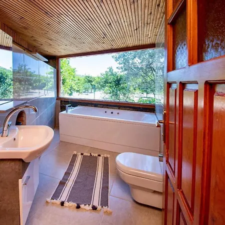2 Bedroom Stone House With Shared Pool Apartment *