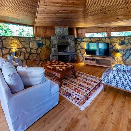 2 Bedroom Stone House With Shared Pool